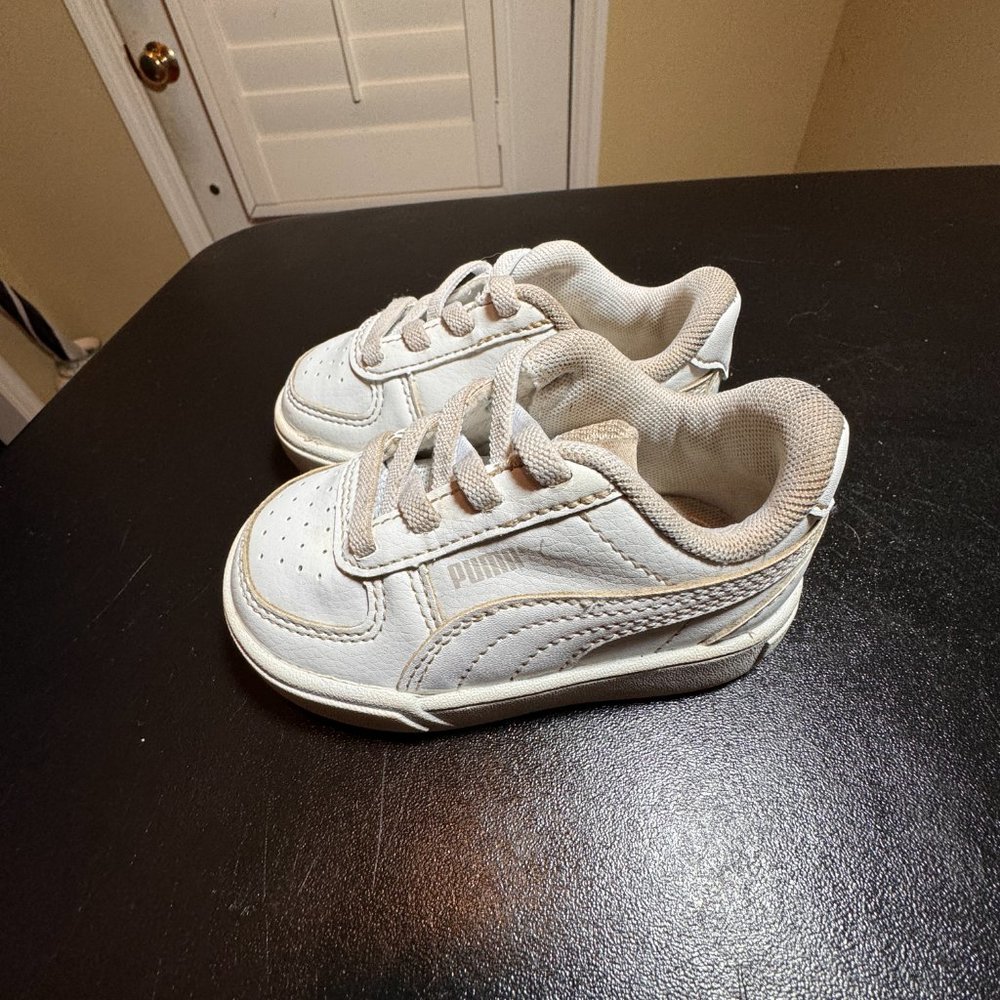 Puma size 5C white sneaker - Picture 2 of 8